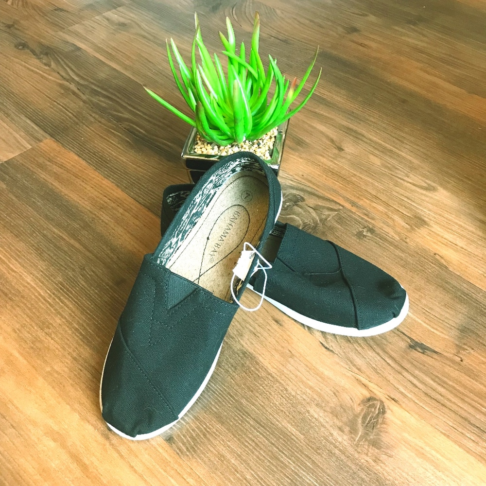 🎅 Bahama Bay Black Canvas Flats- Size 7